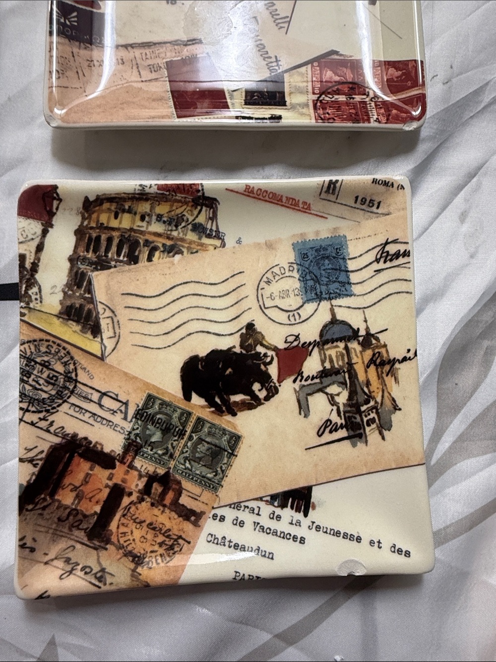 set of 4 London Paris plates